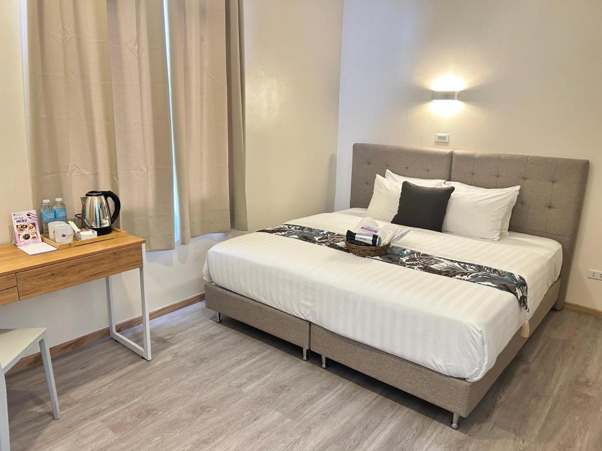 Myspace Hotel Comembo Taguig Bagian luar foto